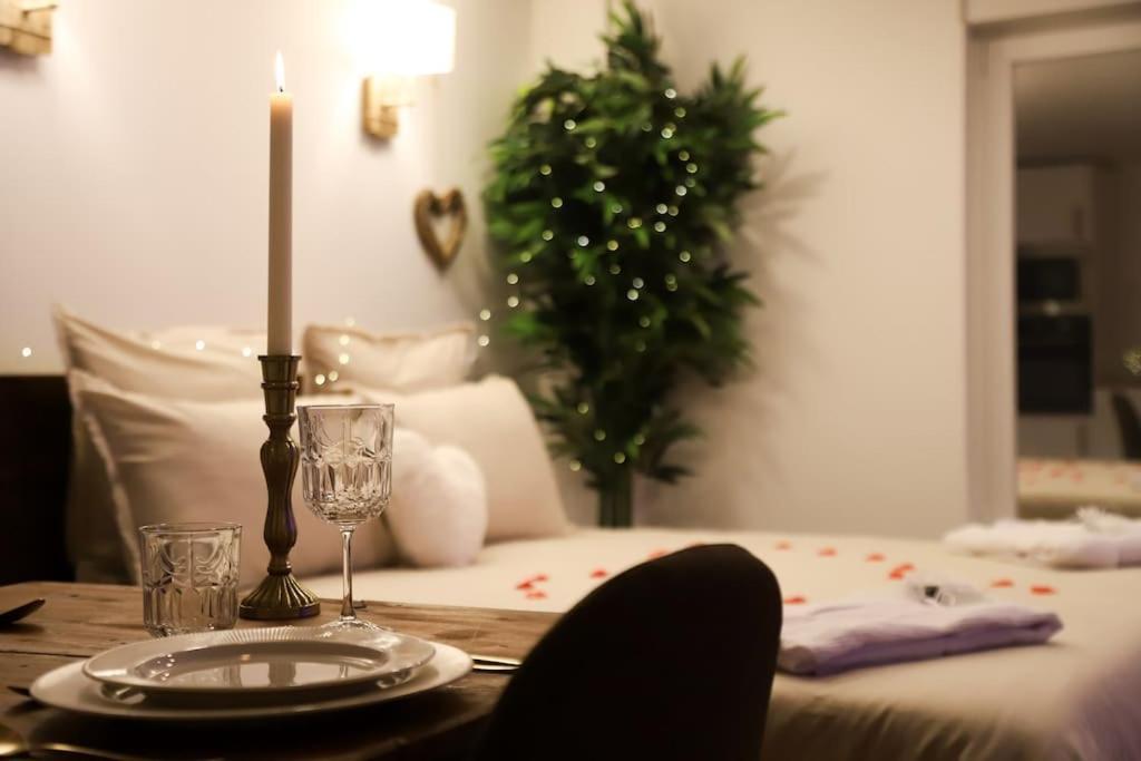 Love Room Unique - Sauna / Jacuzzi Шарлевиль-Мезьер Экстерьер фото
