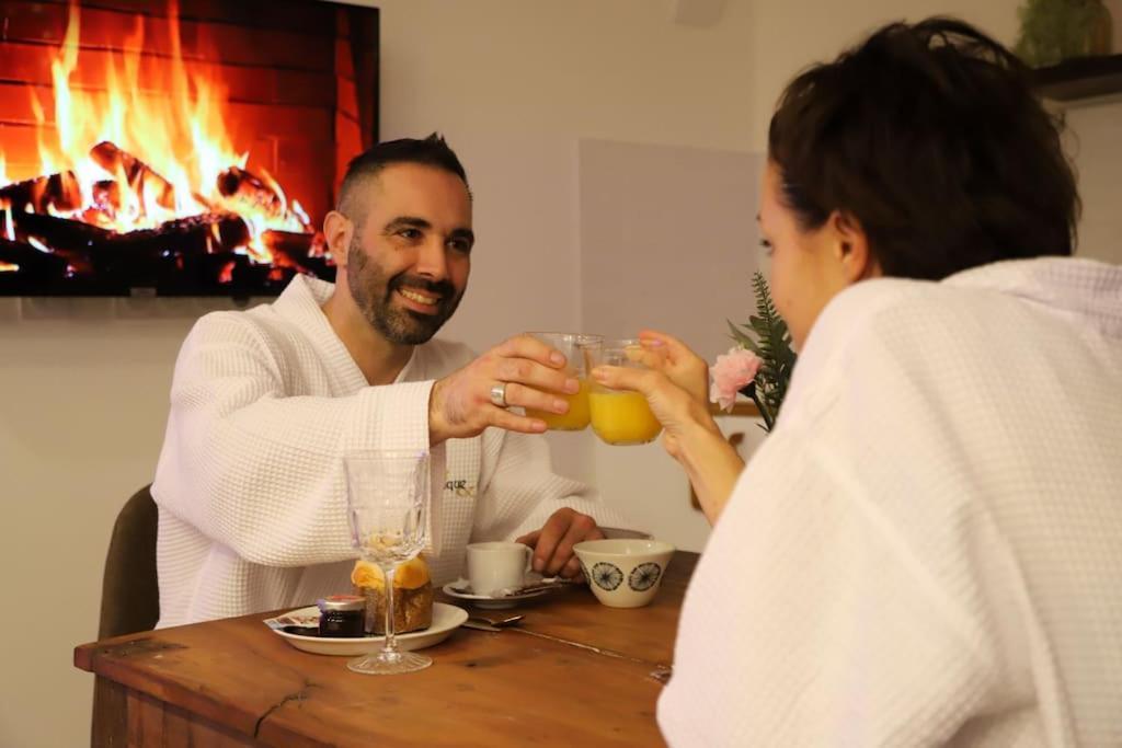 Love Room Unique - Sauna / Jacuzzi Шарлевиль-Мезьер Экстерьер фото