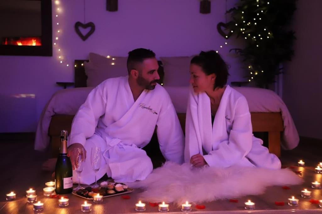 Love Room Unique - Sauna / Jacuzzi Шарлевиль-Мезьер Экстерьер фото